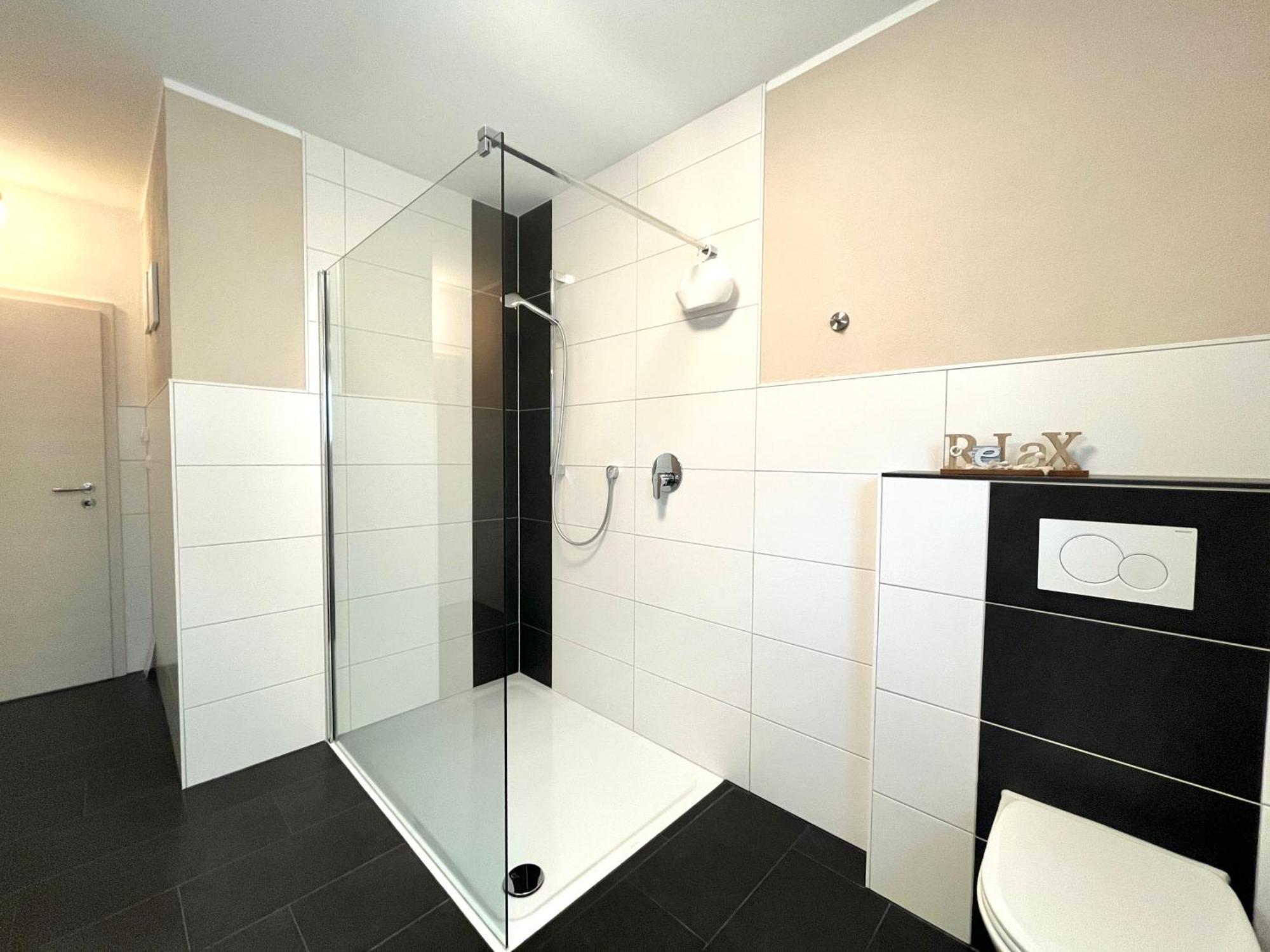 Ferienwohnung Sonnenterrasse, 1-4 Personen, 2 Schlafzimmer, Grosse Terrasse Müden Dış mekan fotoğraf