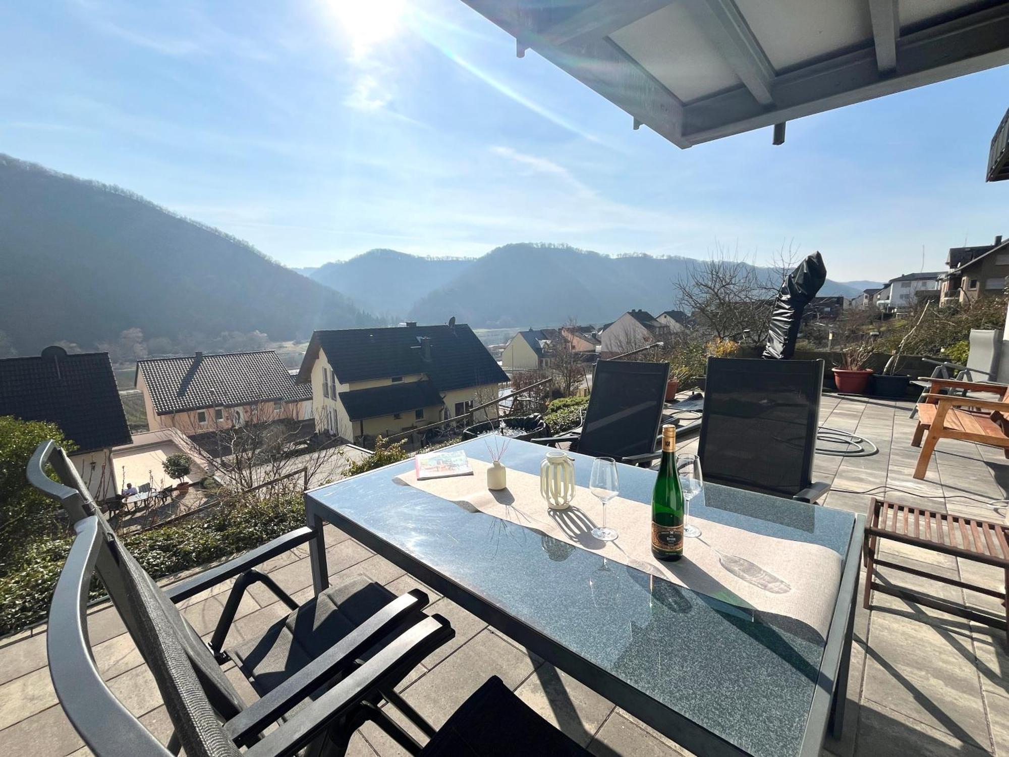 Ferienwohnung Sonnenterrasse, 1-4 Personen, 2 Schlafzimmer, Grosse Terrasse Müden Dış mekan fotoğraf