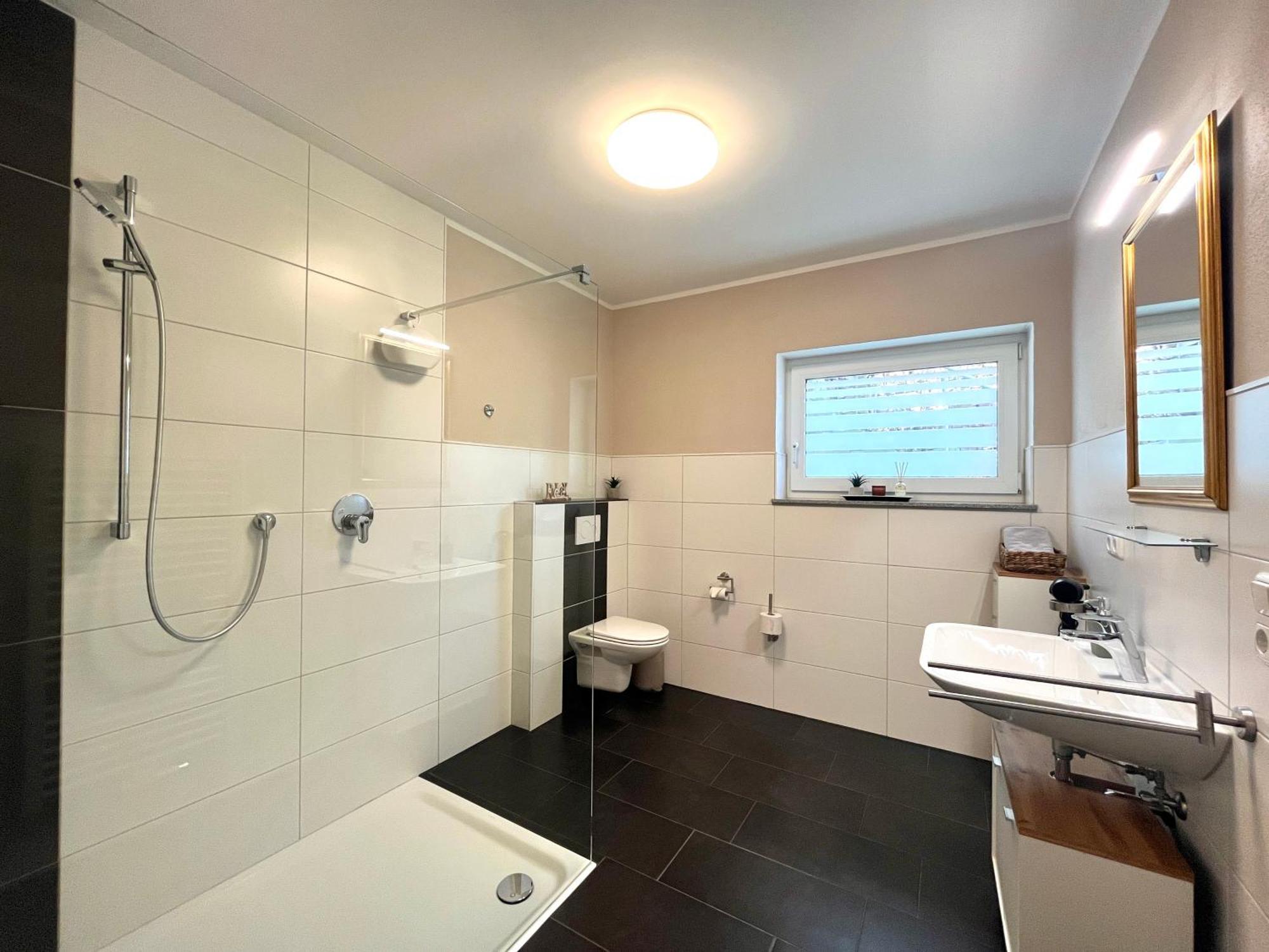Ferienwohnung Sonnenterrasse, 1-4 Personen, 2 Schlafzimmer, Grosse Terrasse Müden Dış mekan fotoğraf