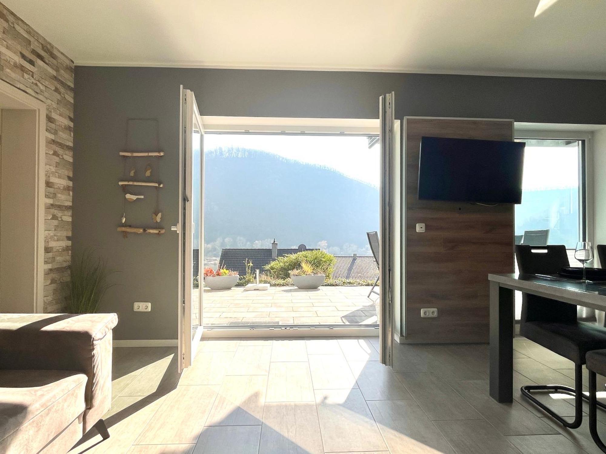 Ferienwohnung Sonnenterrasse, 1-4 Personen, 2 Schlafzimmer, Grosse Terrasse Müden Dış mekan fotoğraf